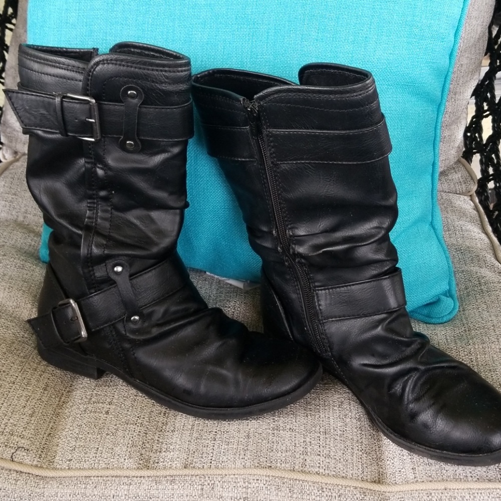 Black faux leather biker boots (8.5)